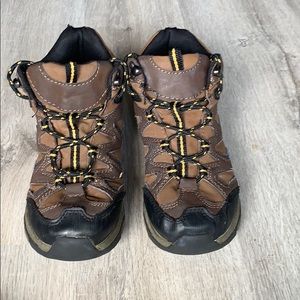 Boys hiking boots